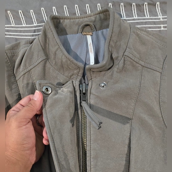 Free People Faux Vegan Leather Motto Style Jacket Size 0 - Picture 3 of 9